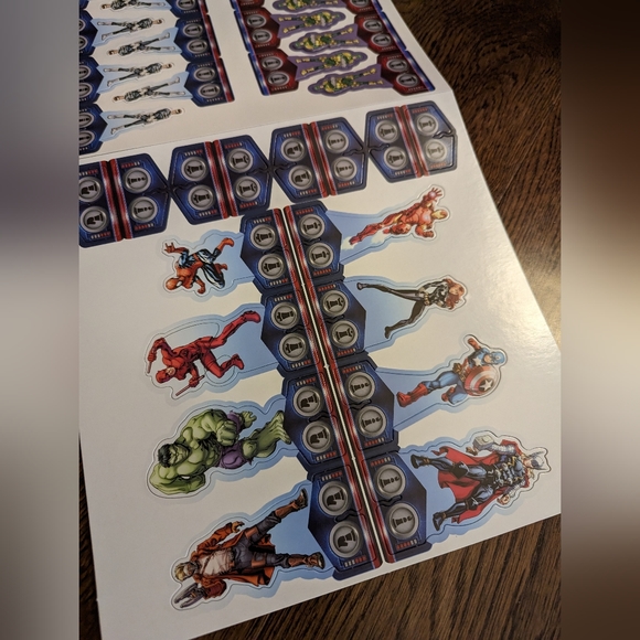 Marvel Chess Board Game - Picture 6 of 9